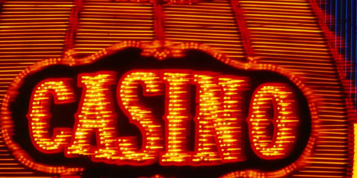 Slotspillenes evolution: Fra klassiske enarmede tyveknægte til interaktive 3D-oplevelser i online casinoer